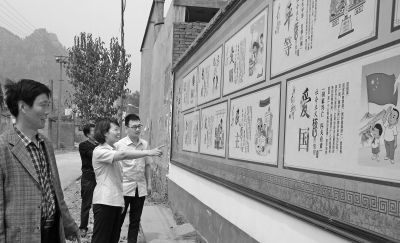辉县市“文化墙”装点新农村