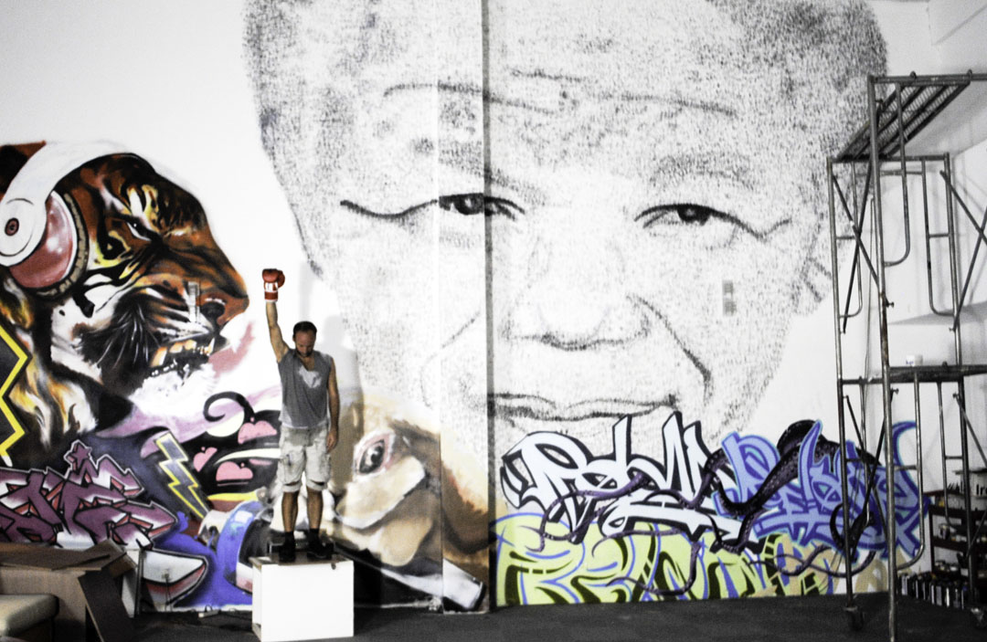 拳击作画，自由曼德拉  Tribute to Mandela / Phil Akashi